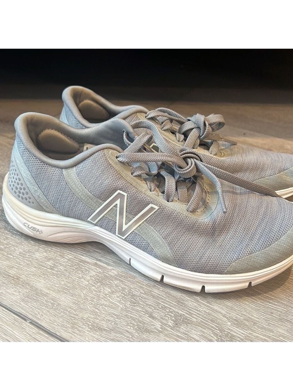 𝅺new balance 711 grey lightweight memory foam Cush running sneaker size 6